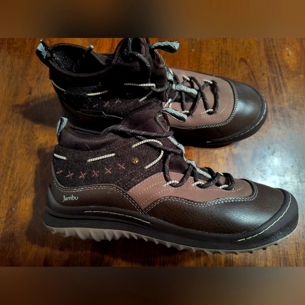 NWOT Jambu Ladies hiking boots size 8.5